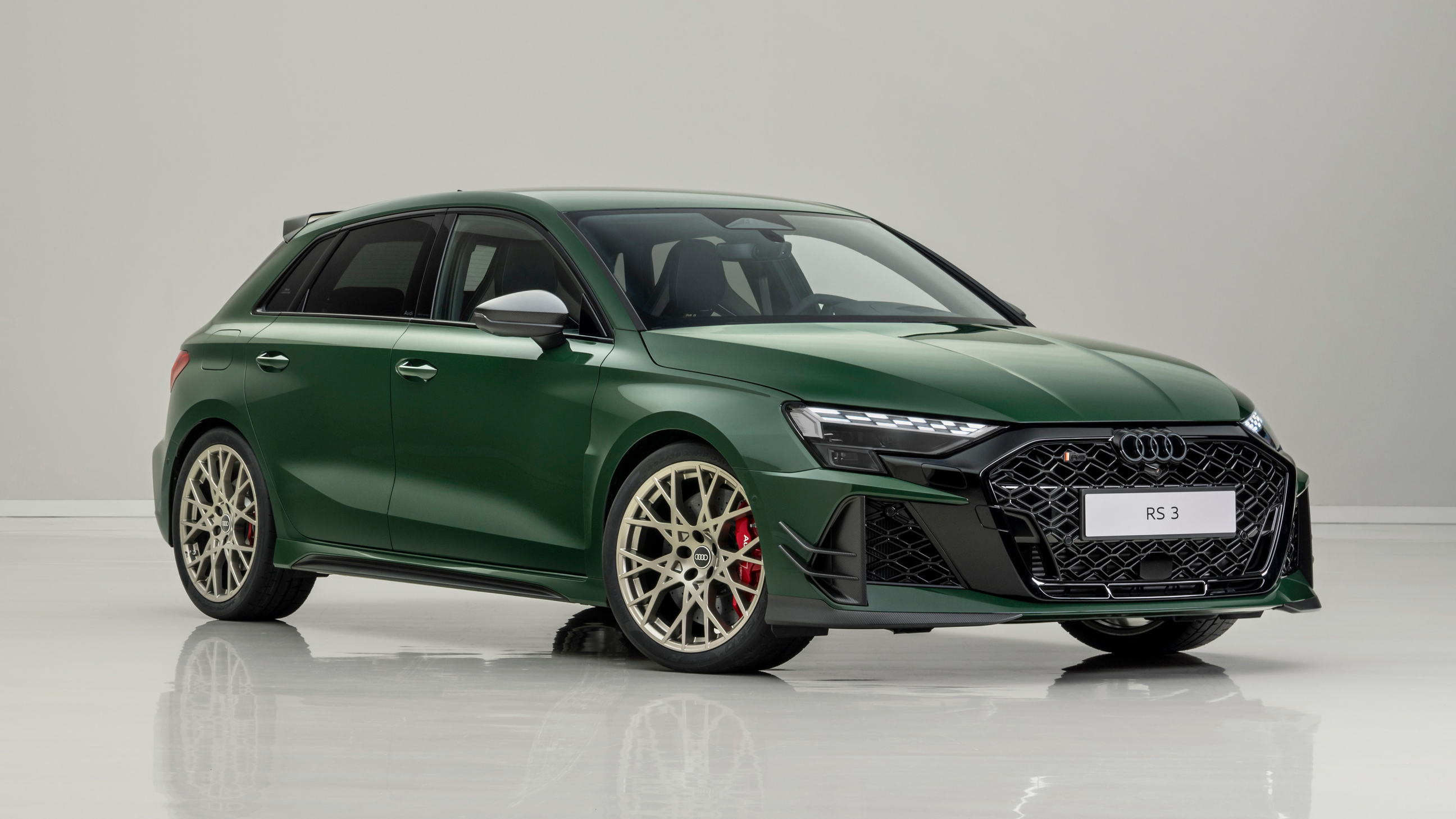 Audi RS 3 Competition Limited - front studio