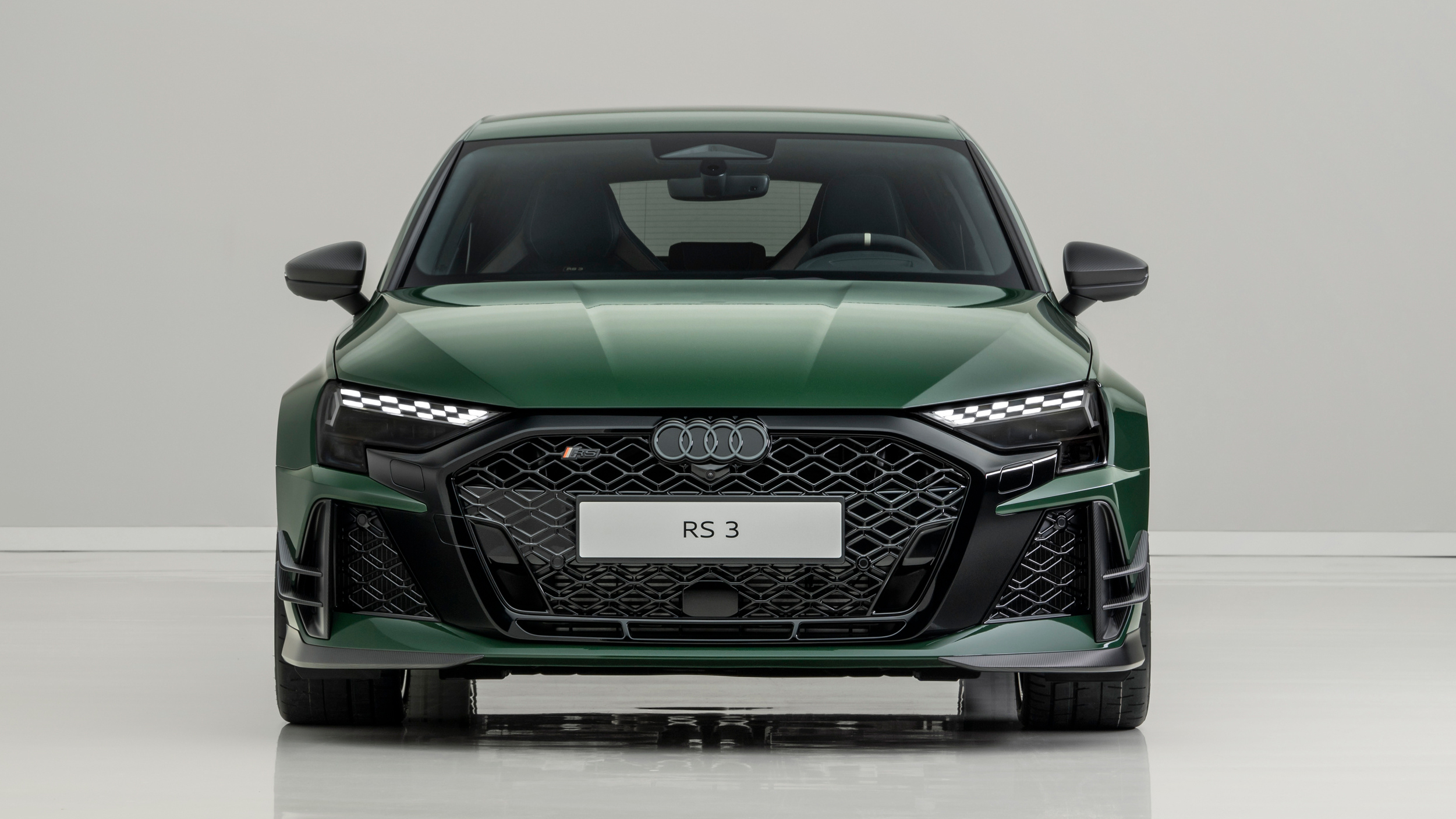 Audi RS 3 Competition Limited - full front studio