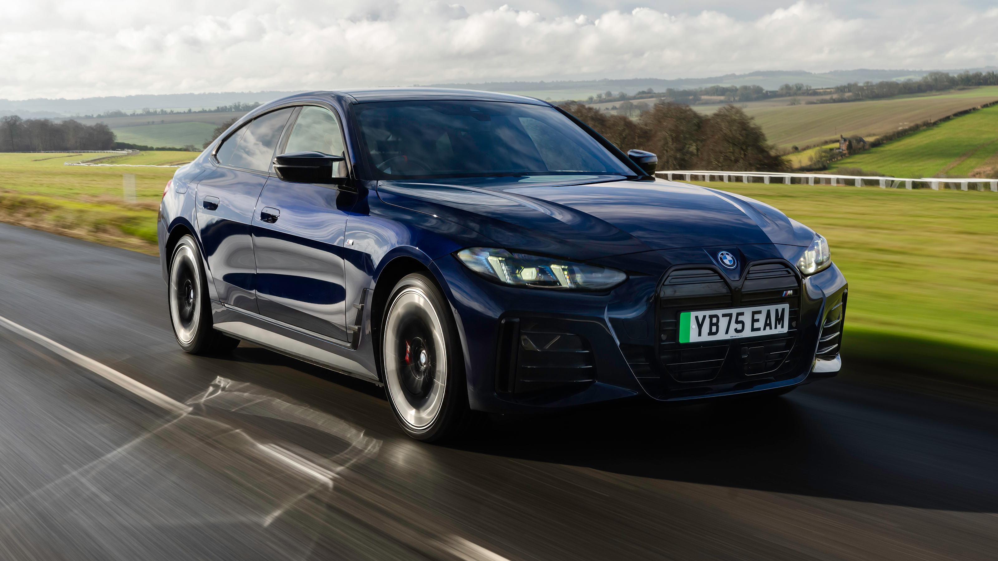 BMW i4 M60 - front tracking
