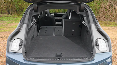 BMW iX - boot space
