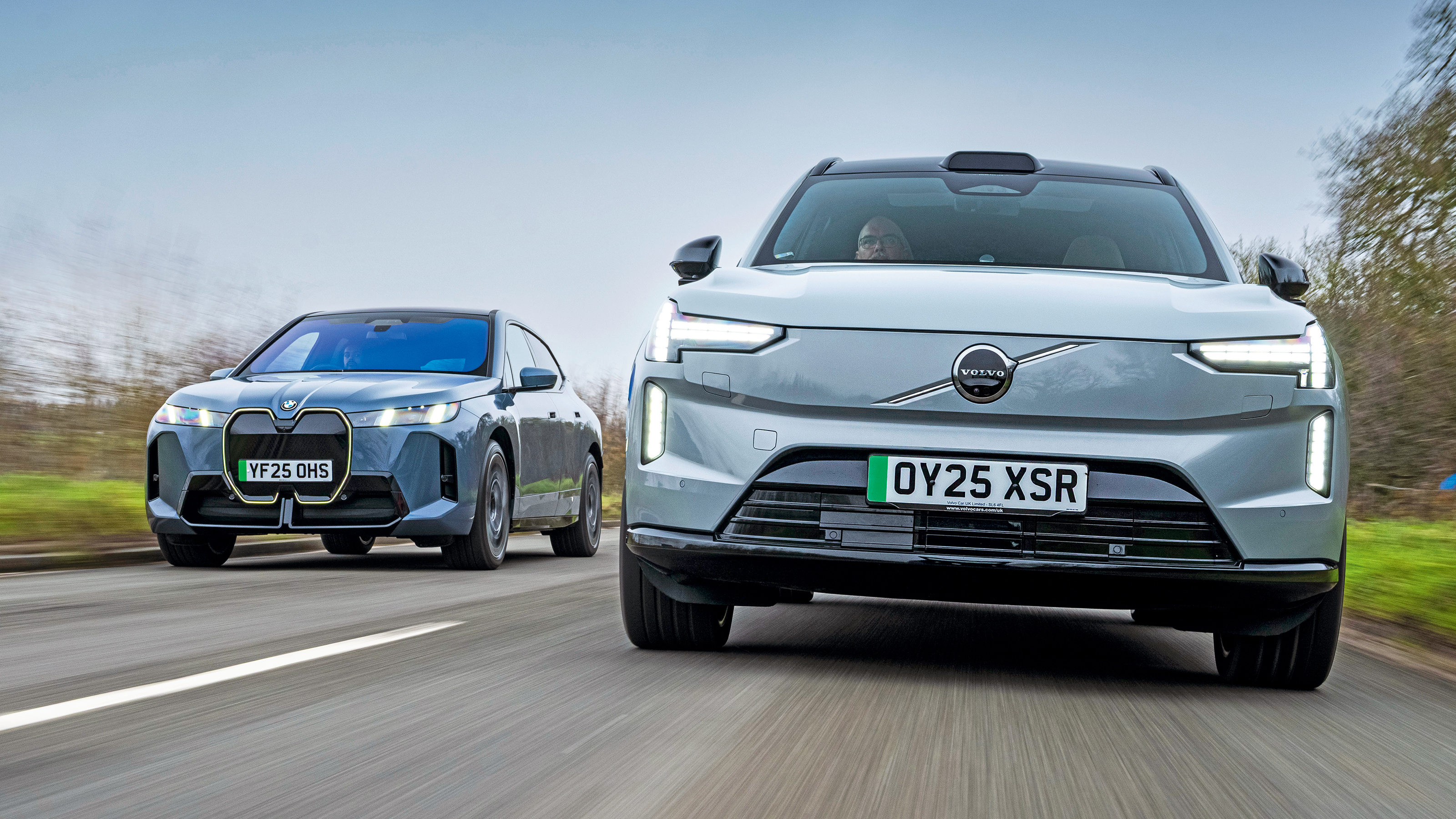 BMW iX vs Volvo EX90 - front end