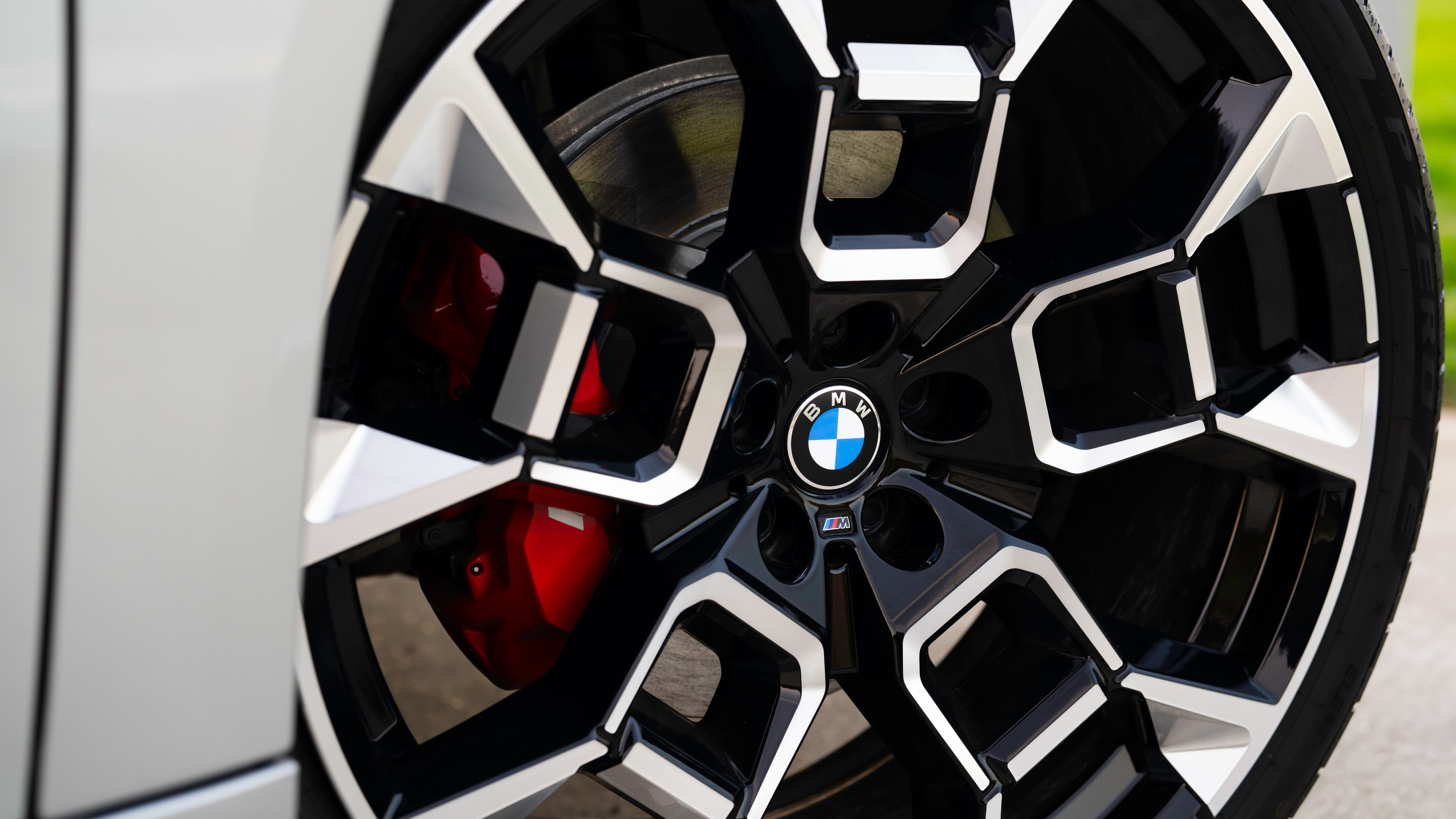 BMW iX3 M Sport - wheel