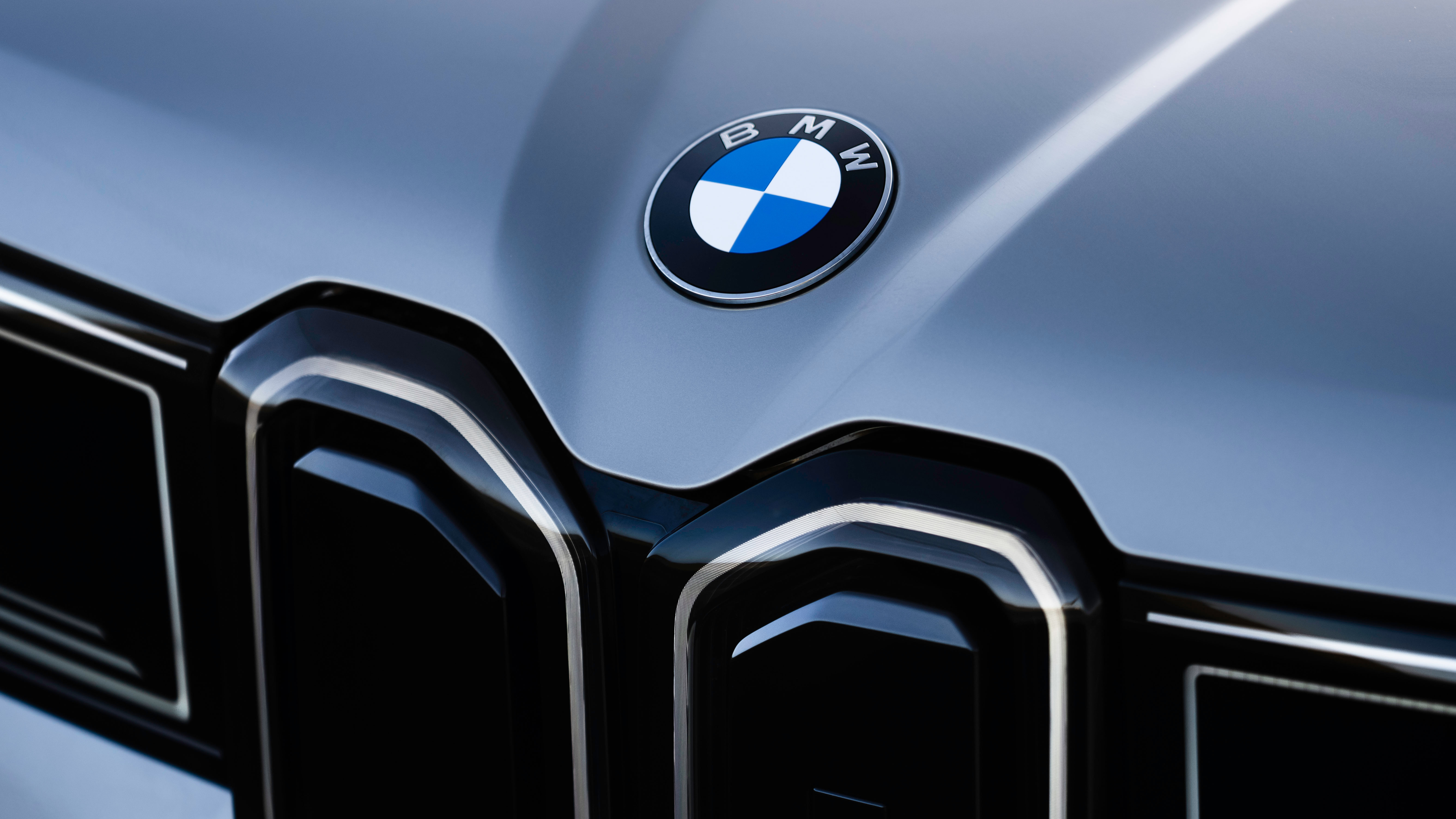 BMW iX3 M Sport - BMW badge