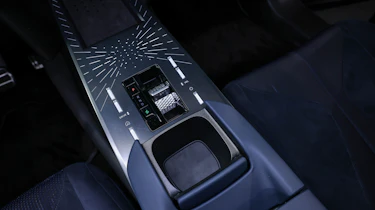 DS No7 - centre console
