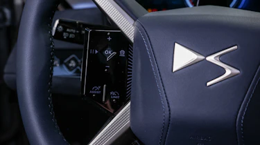 DS No7 - steering wheel detail