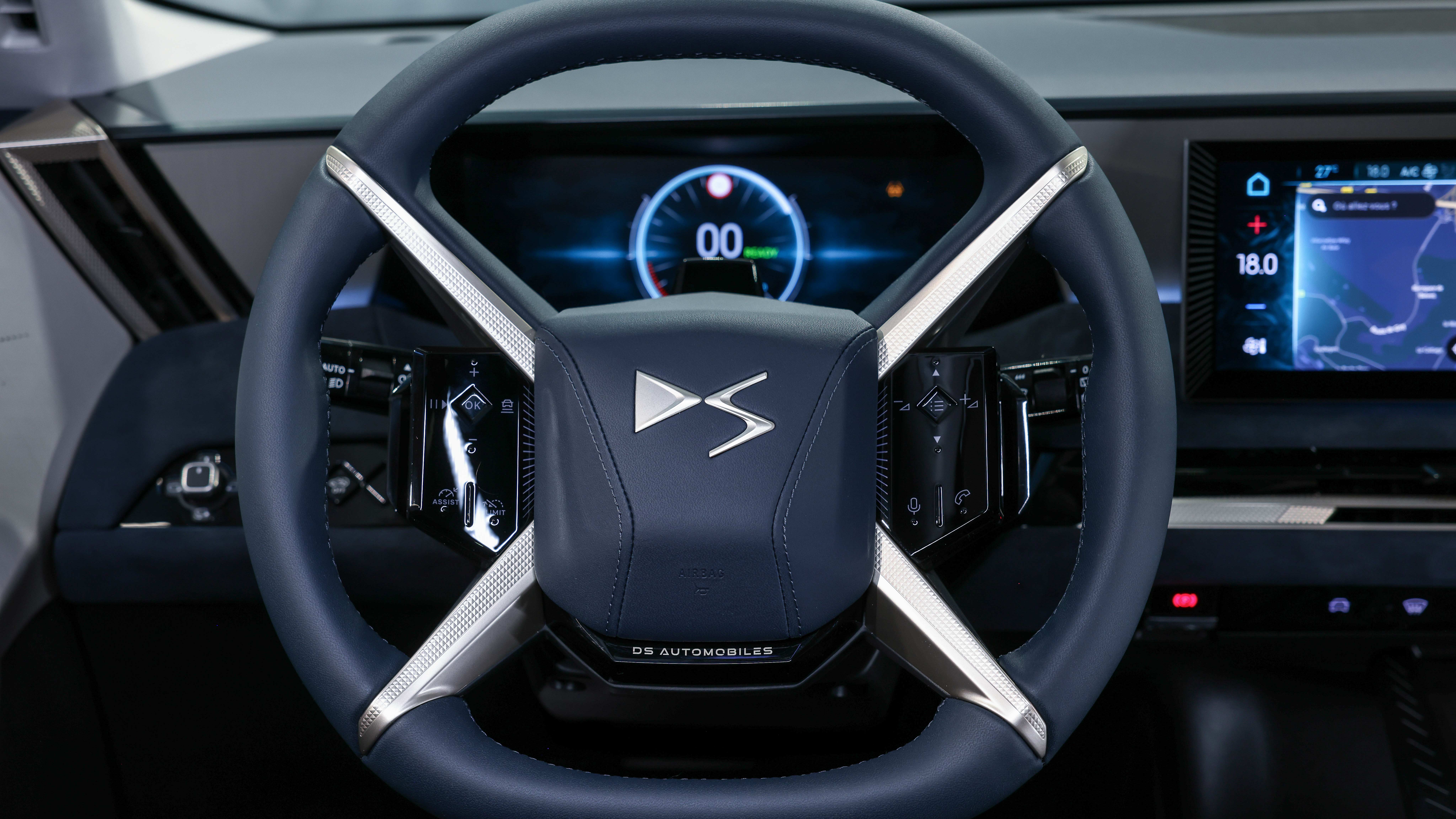 DS No7 - steering wheel studio
