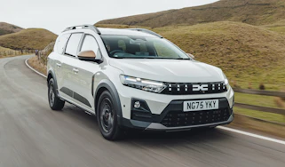 Dacia Jogger Hybrid 155 - front tracking