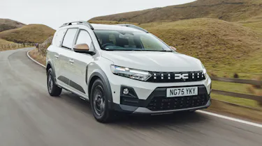 Dacia Jogger Hybrid 155 - front tracking