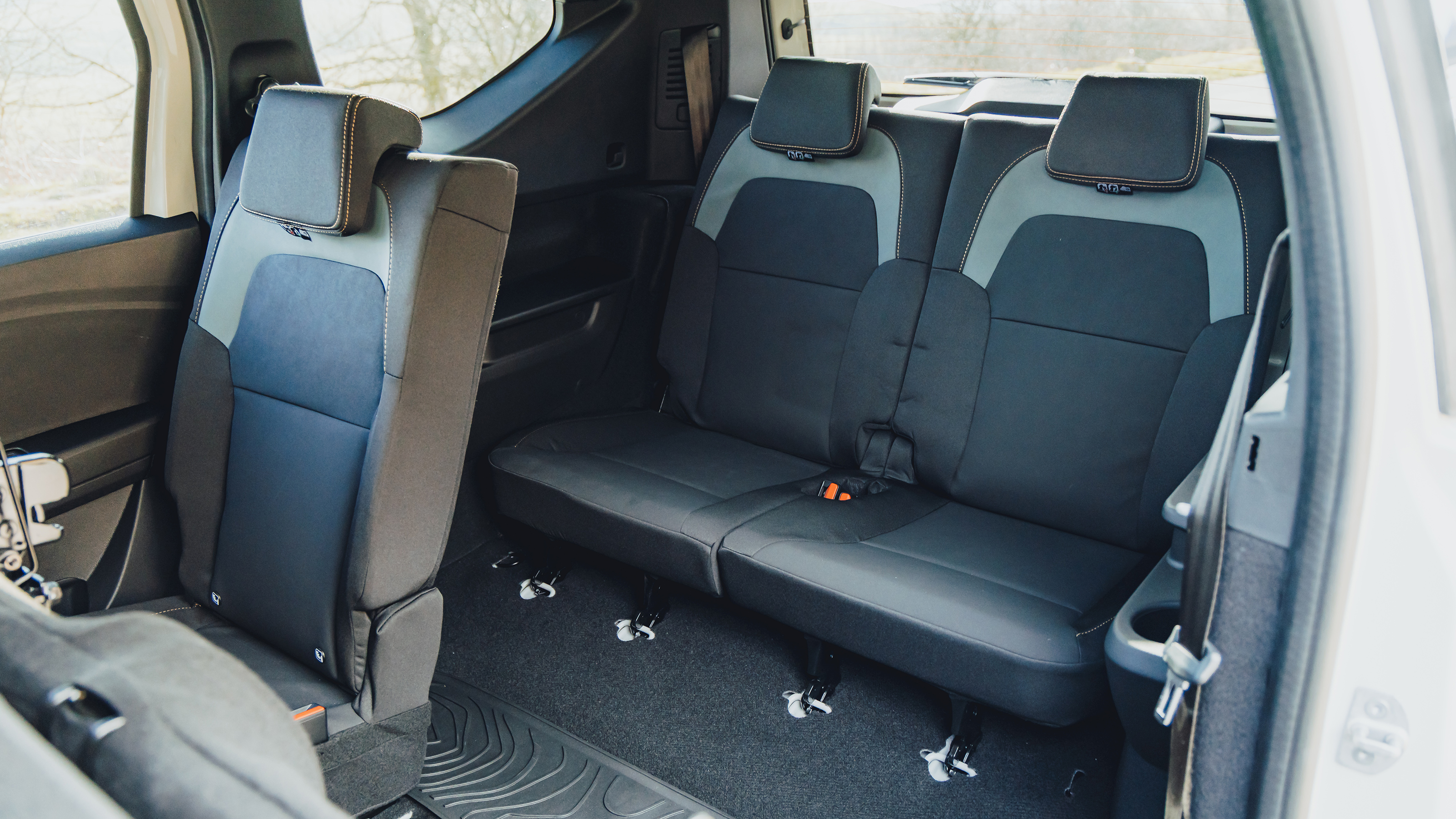 Dacia Jogger Hybrid 155 - rear seats