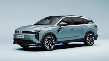 Dacia Striker- front studio