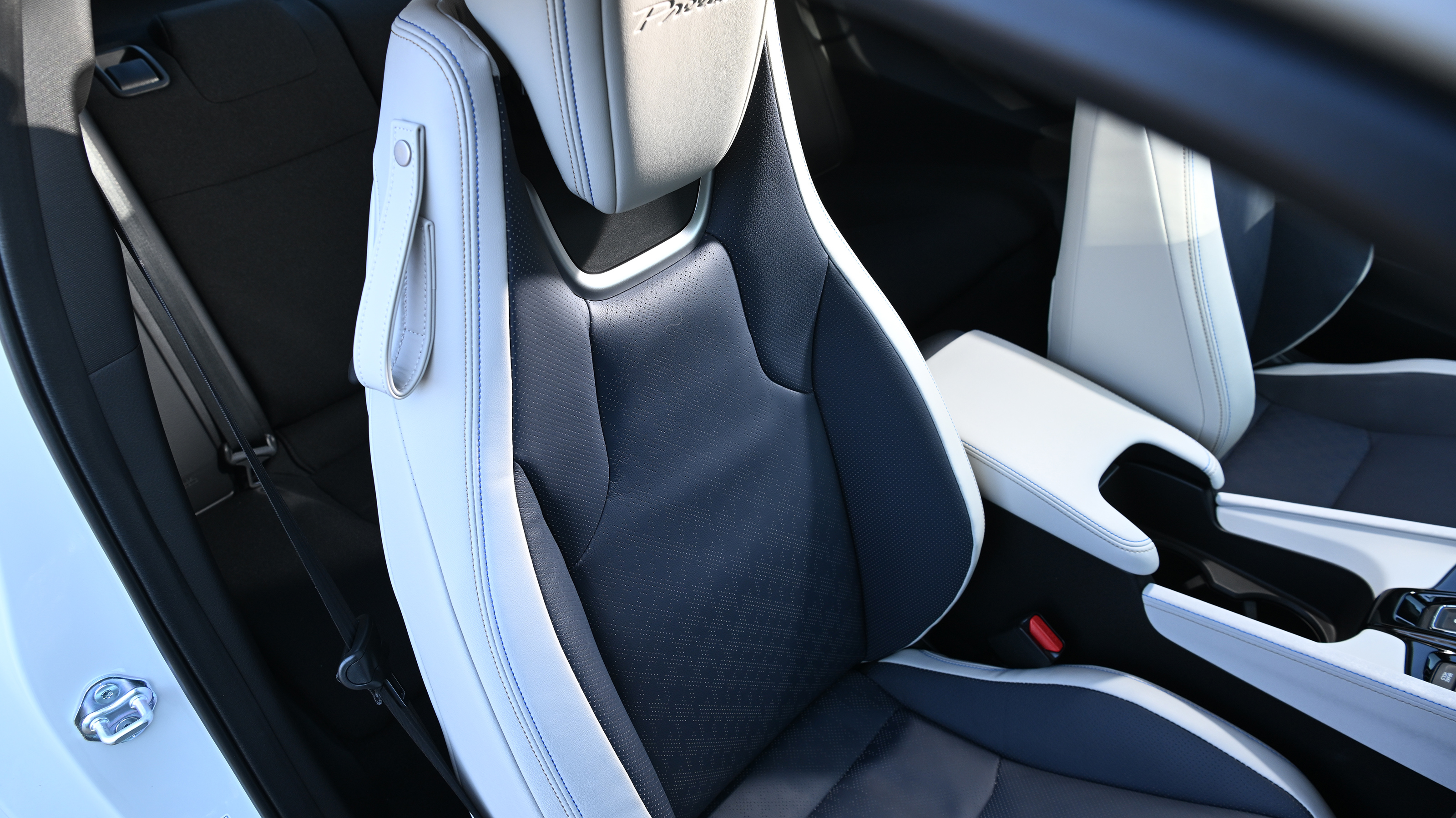 Honda Prelude - front seats