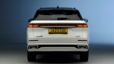 Jaecoo 8 - full rear studio