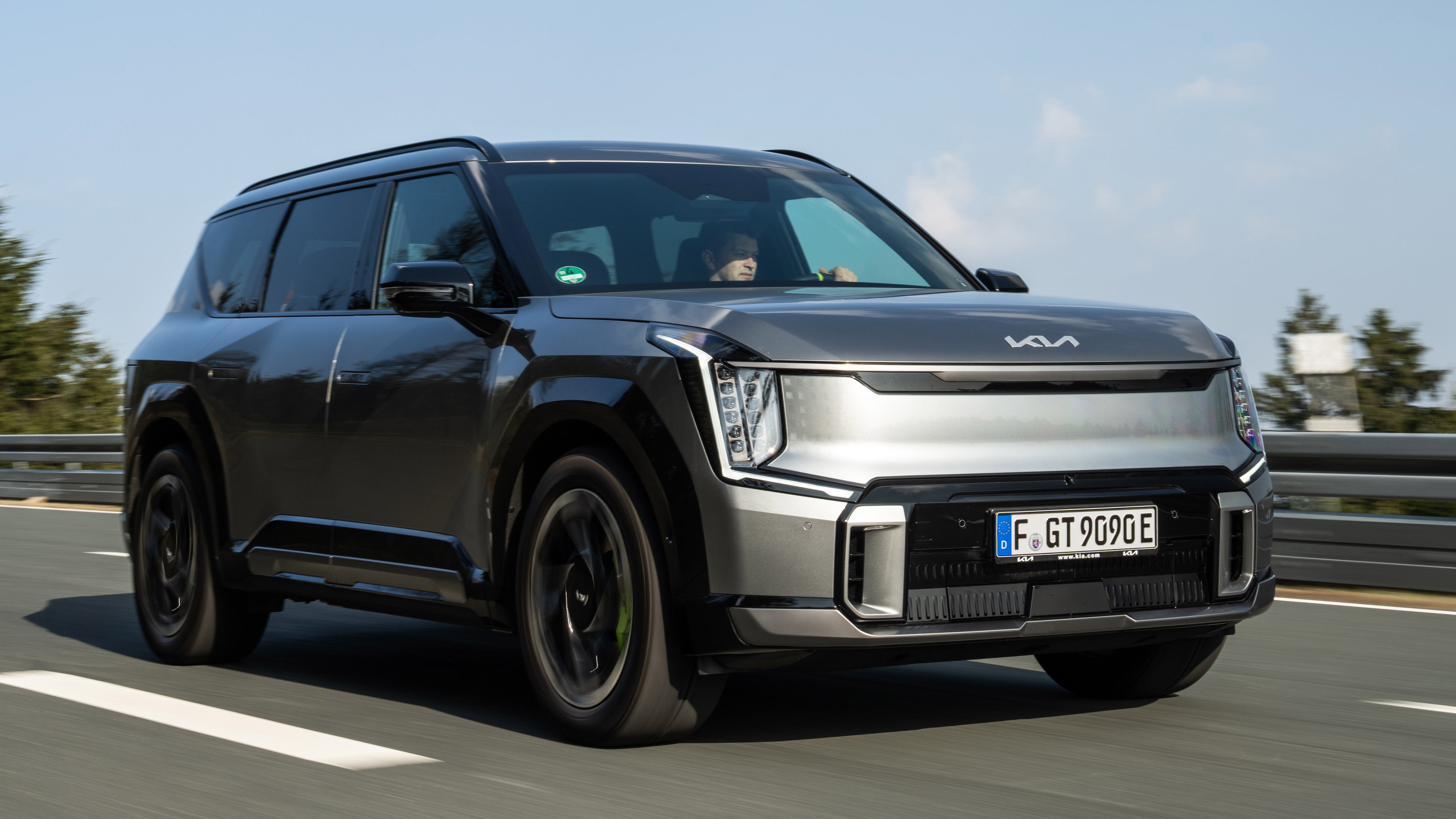 Kia EV9 GT - front