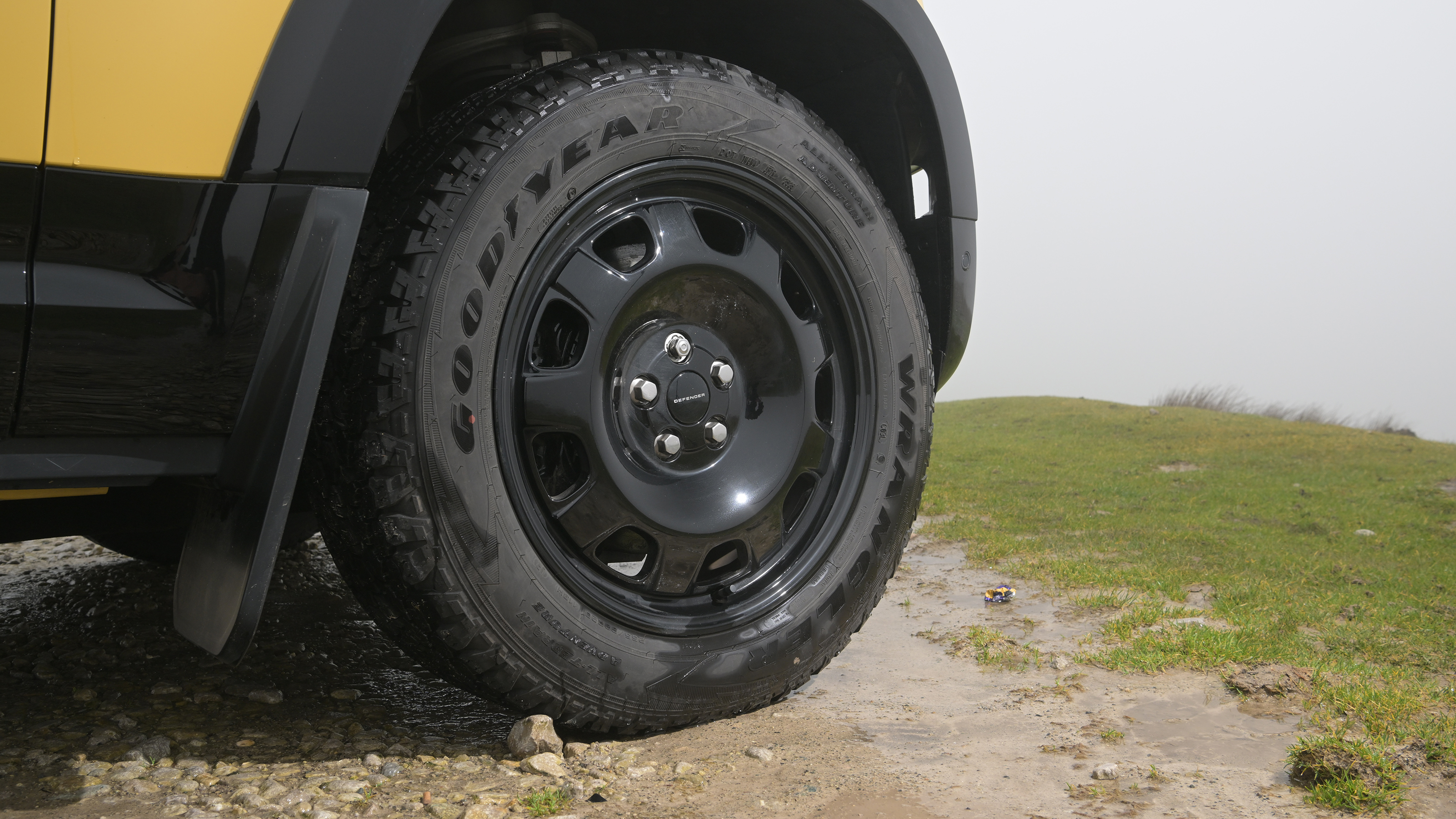 Land Rover Defender 110 Trophy Edition - wheel