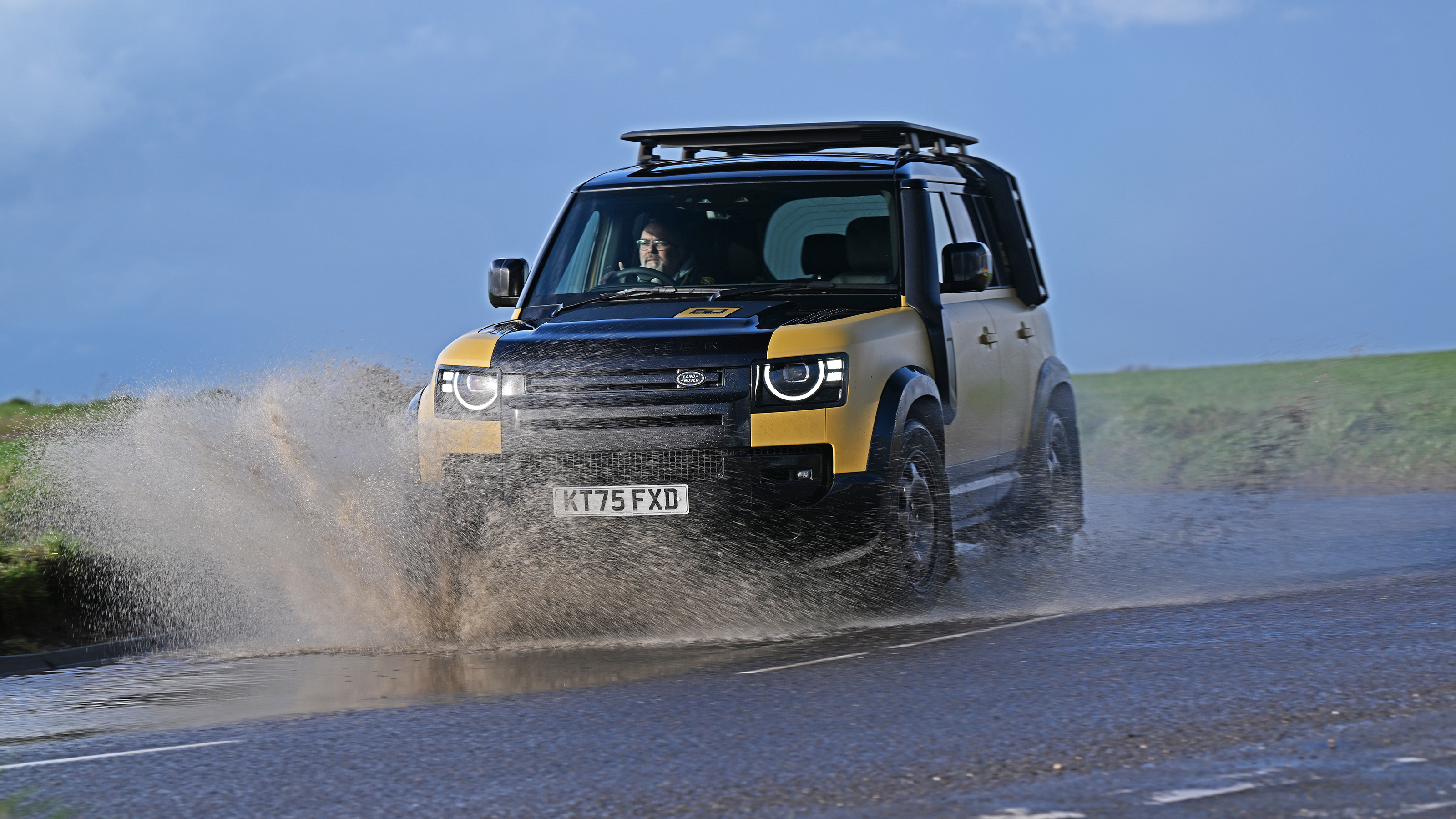 Land Rover Defender 110 Trophy Edition - front action