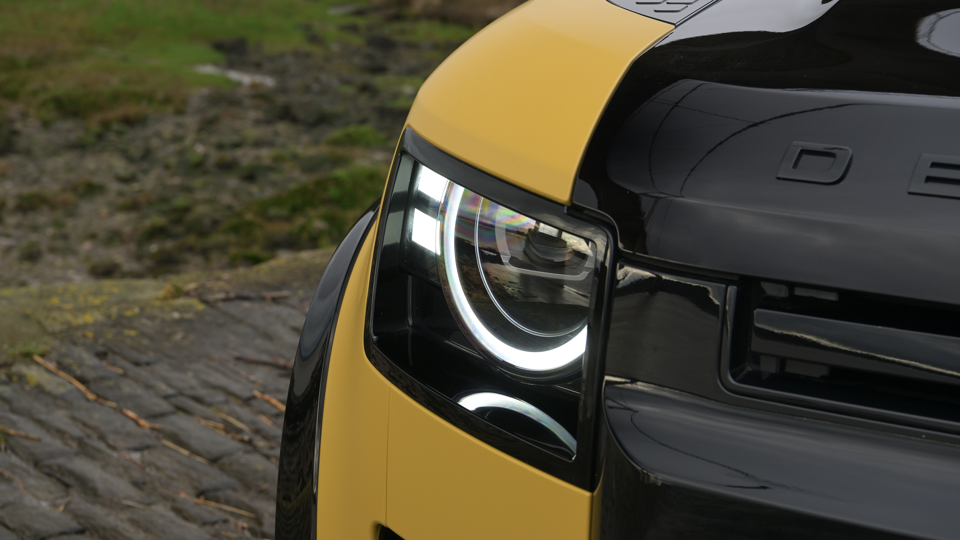 Land Rover Defender 110 Trophy Edition - headlight