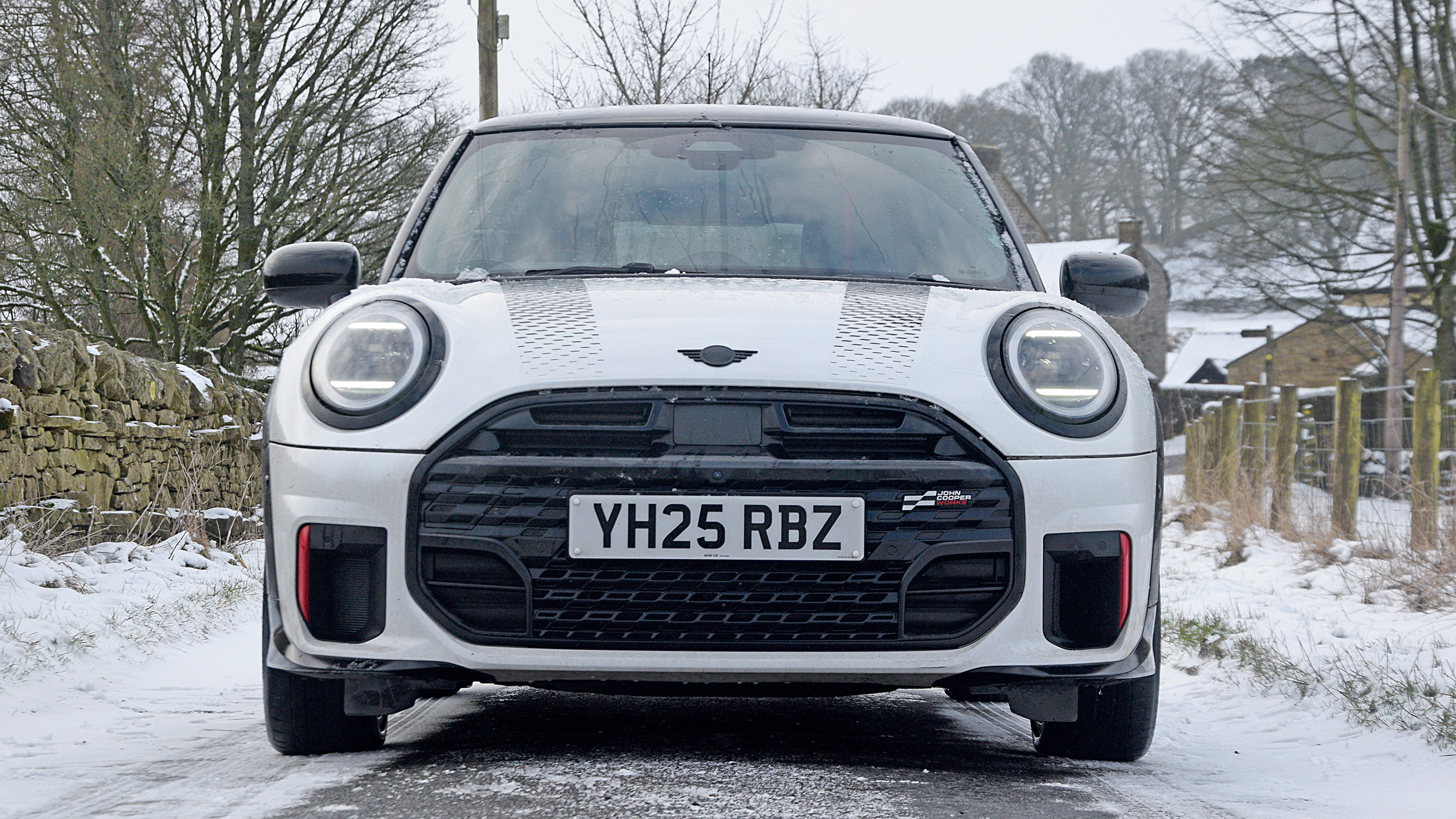 MINI John Cooper Works - front end in snow