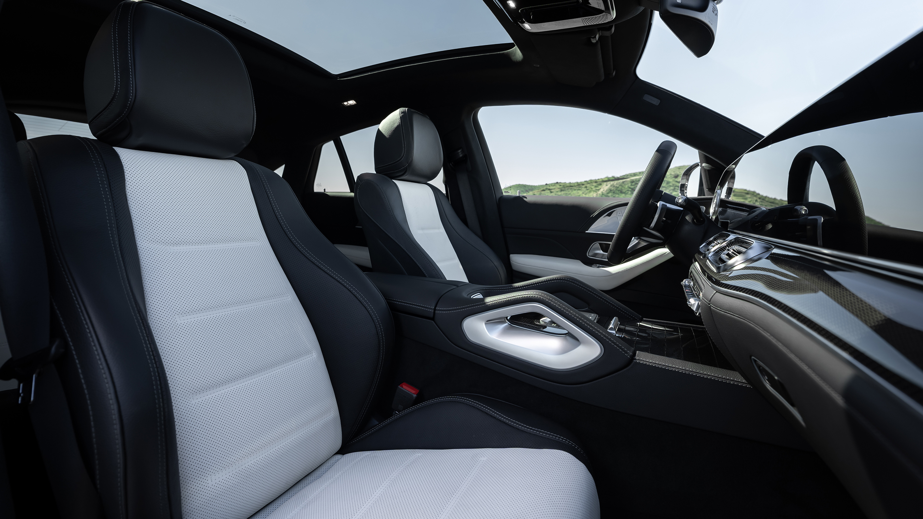 Mercedes GLE Coupe - front seats