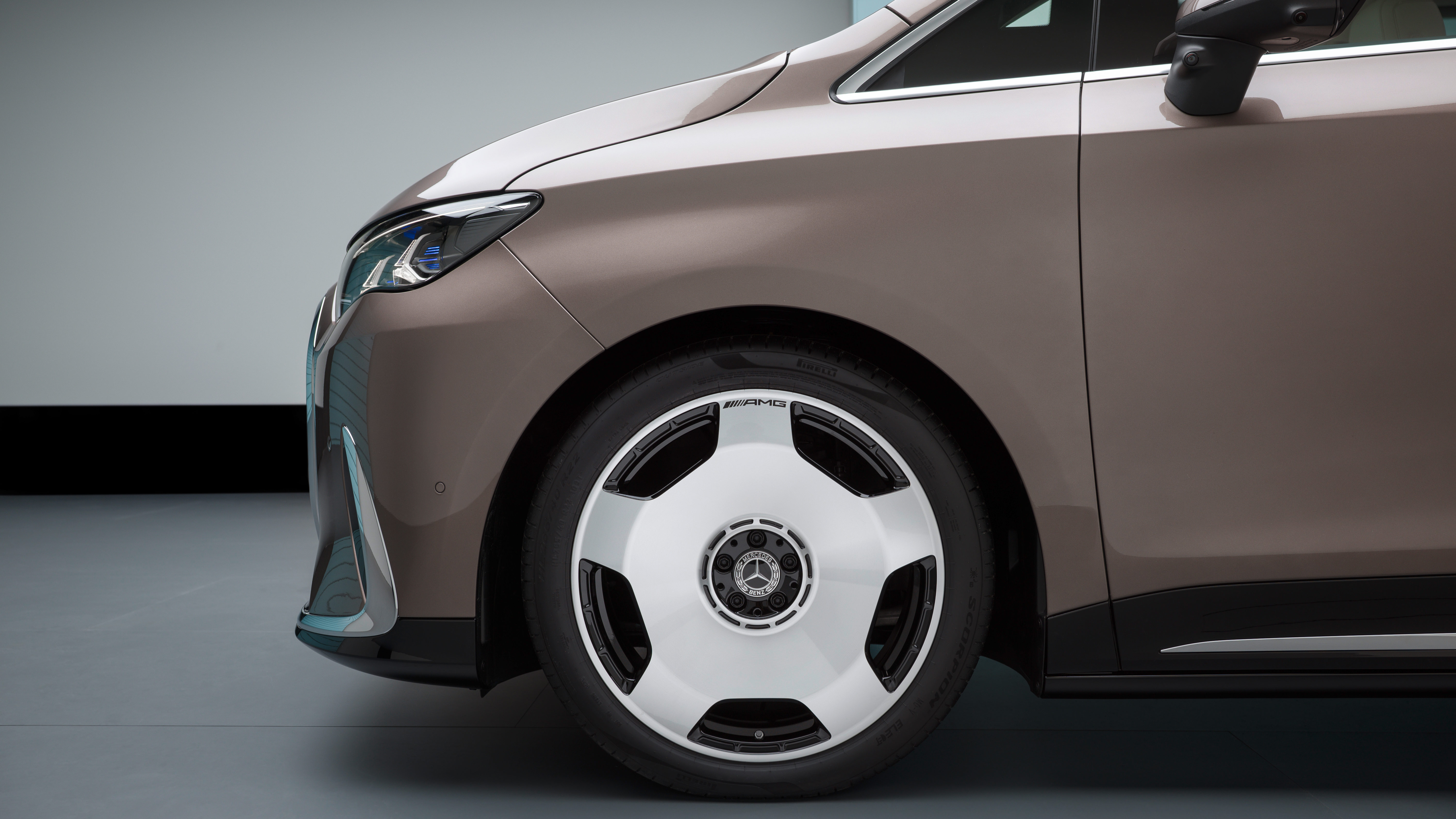 Mercedes VLE - wheel