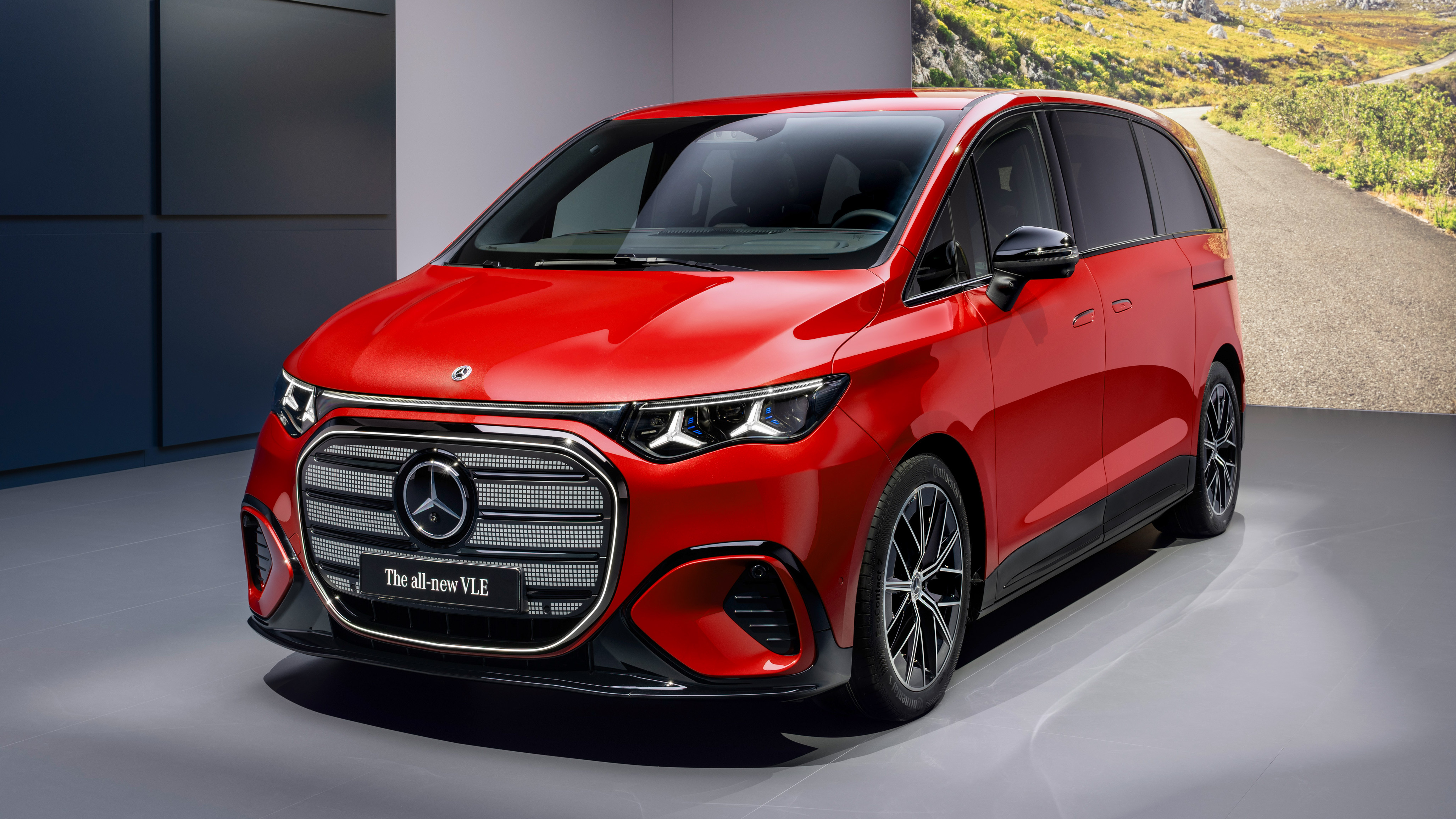 Mercedes VLE - red front