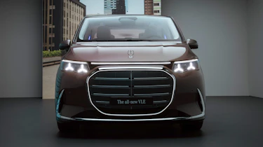 Mercedes VLE - full front