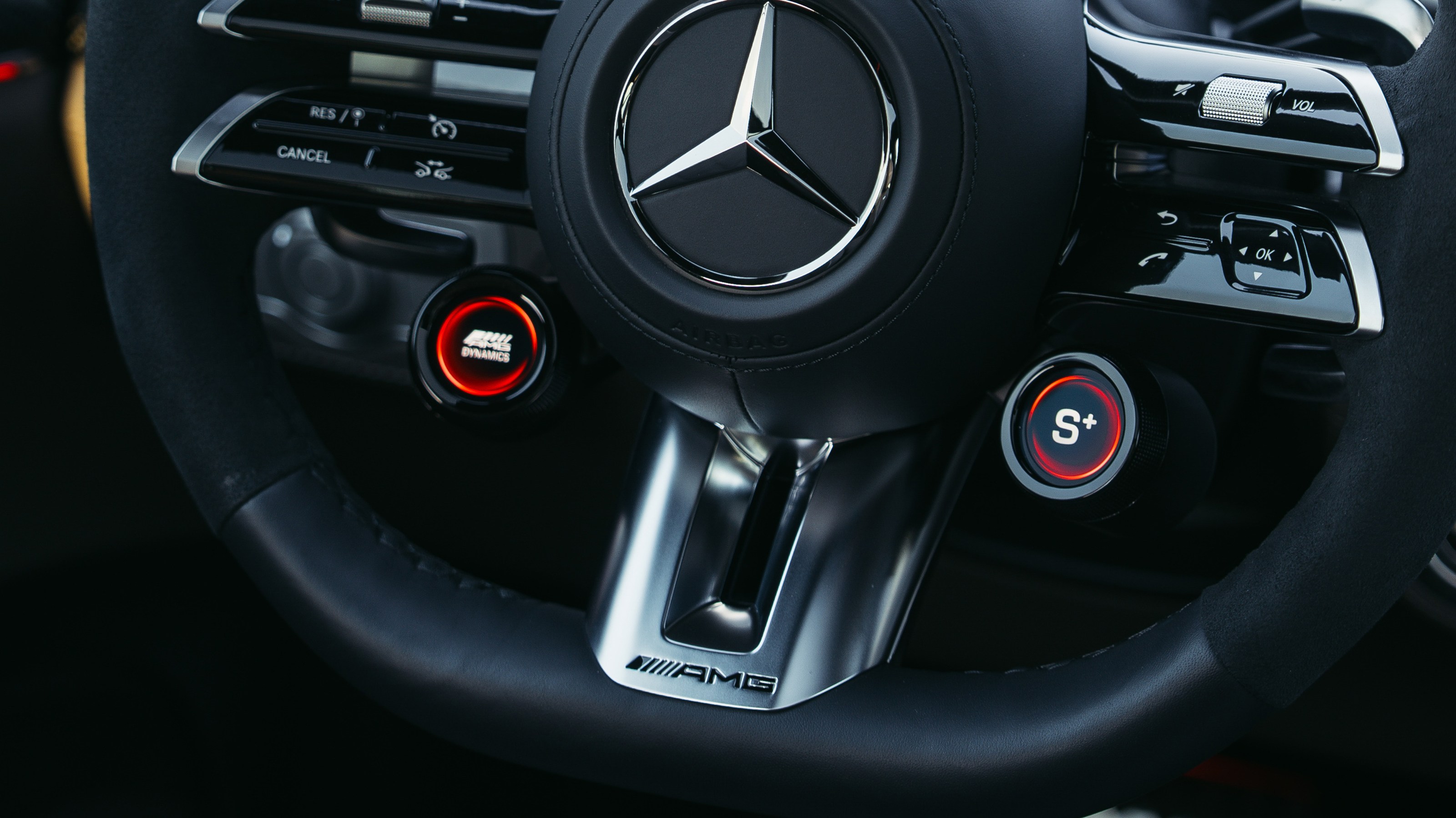 Mercedes-AMG GLE 53 - steering wheel