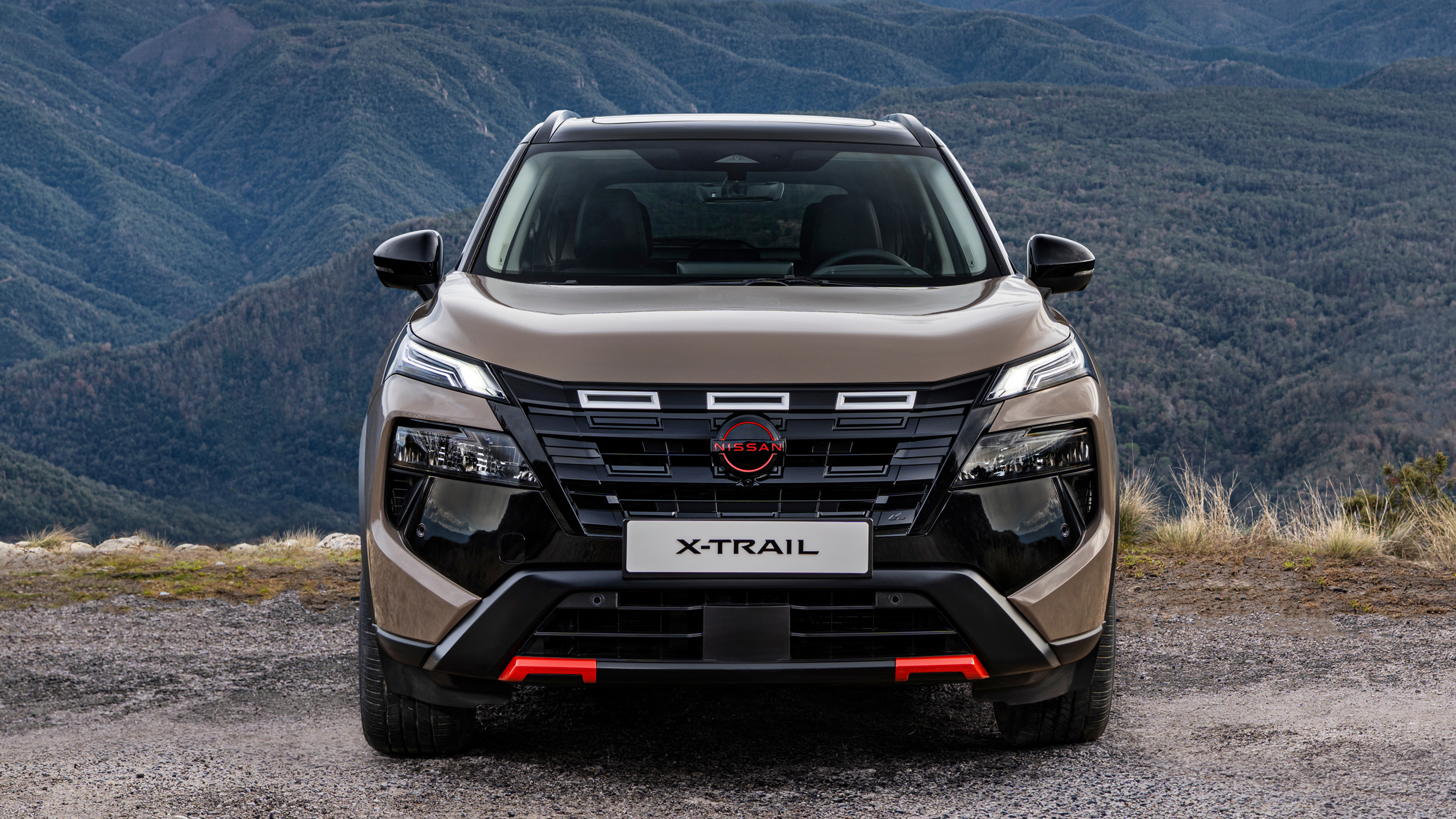 New Nissan X-Trail N-Trek - beige front end