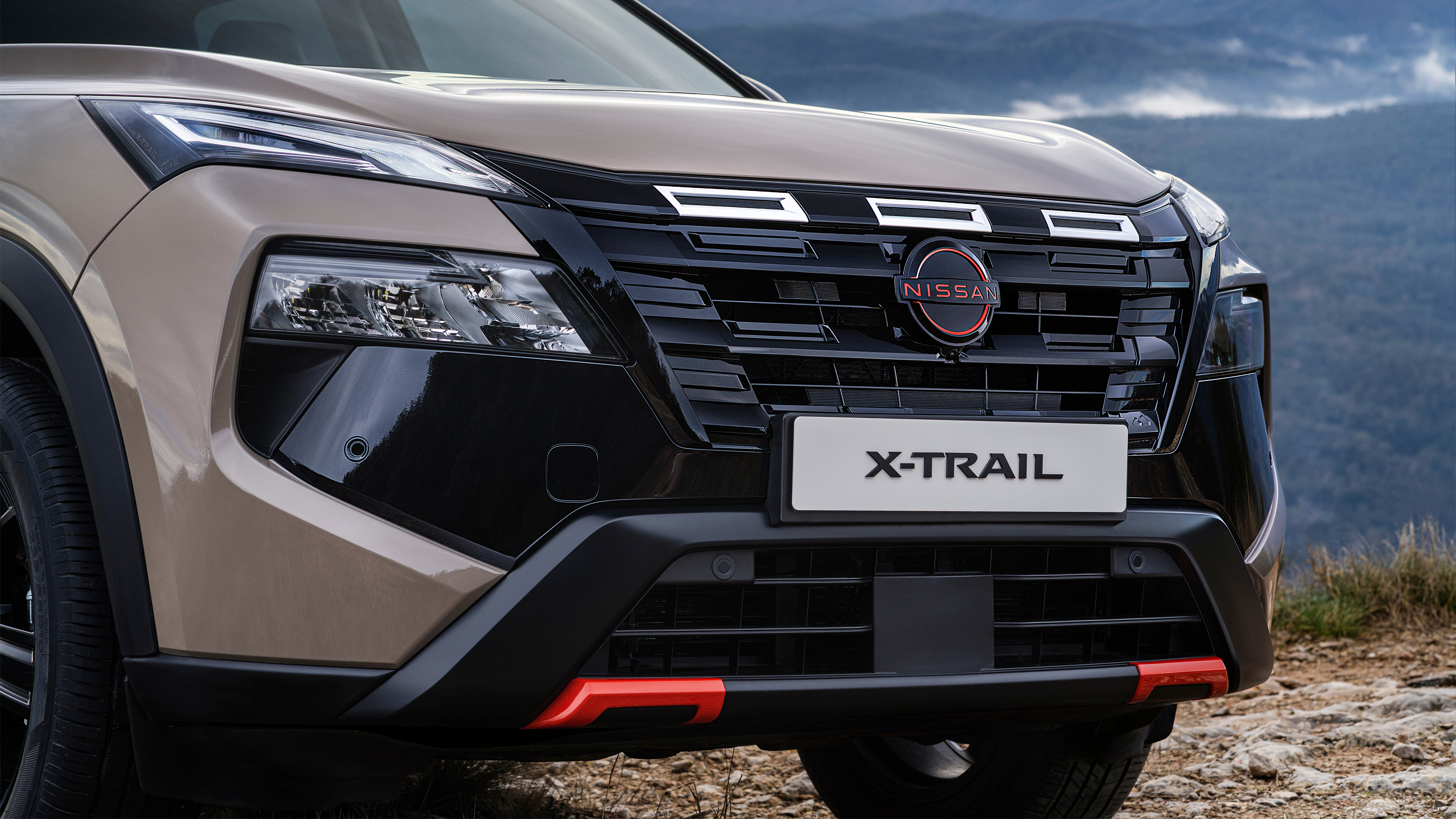 New Nissan X-Trail N-Trek - beige front grill