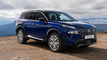 New Nissan X-Trail N-Trek - blue front 3/5