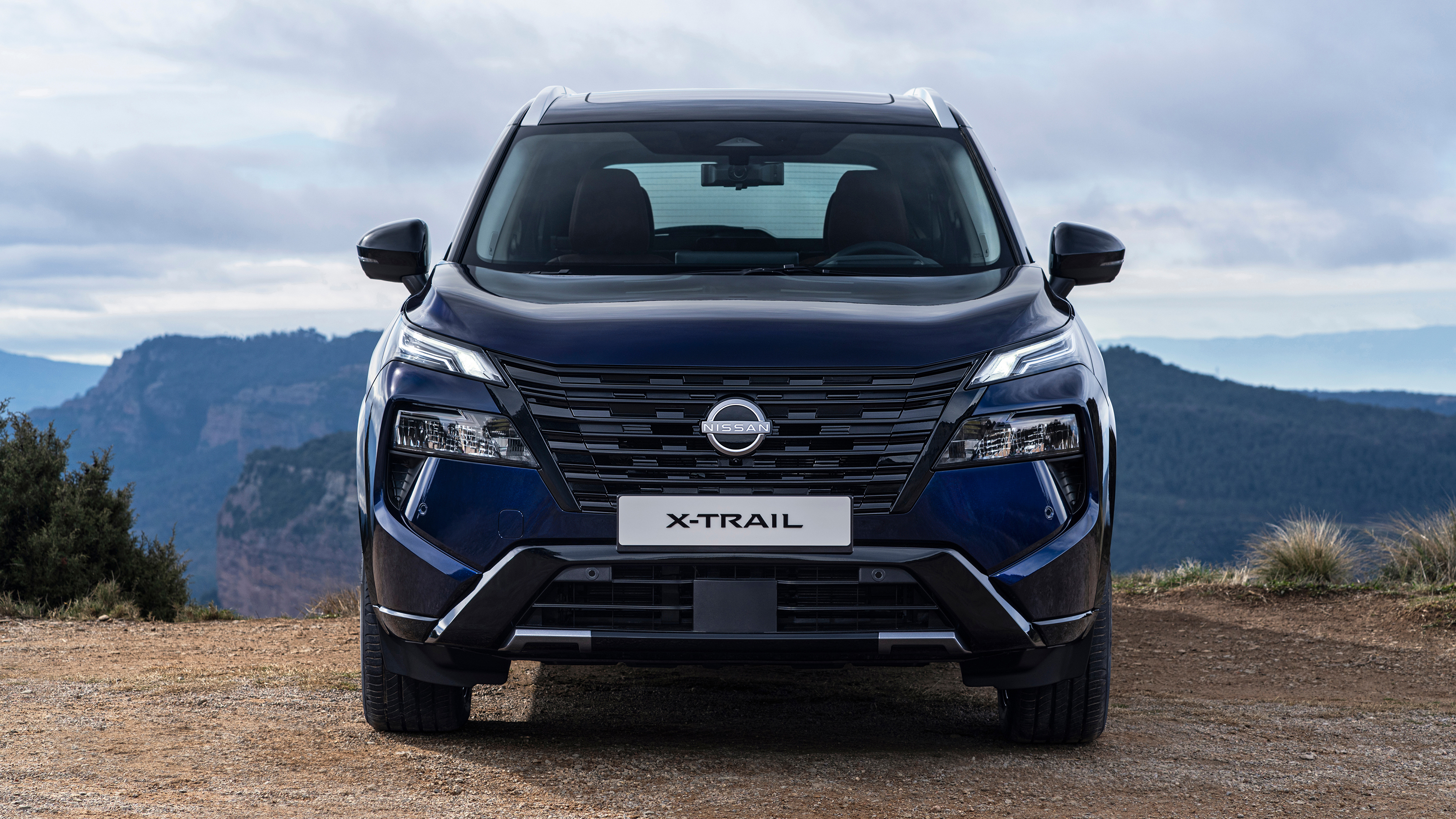 New Nissan X-Trail N-Trek - blue front end