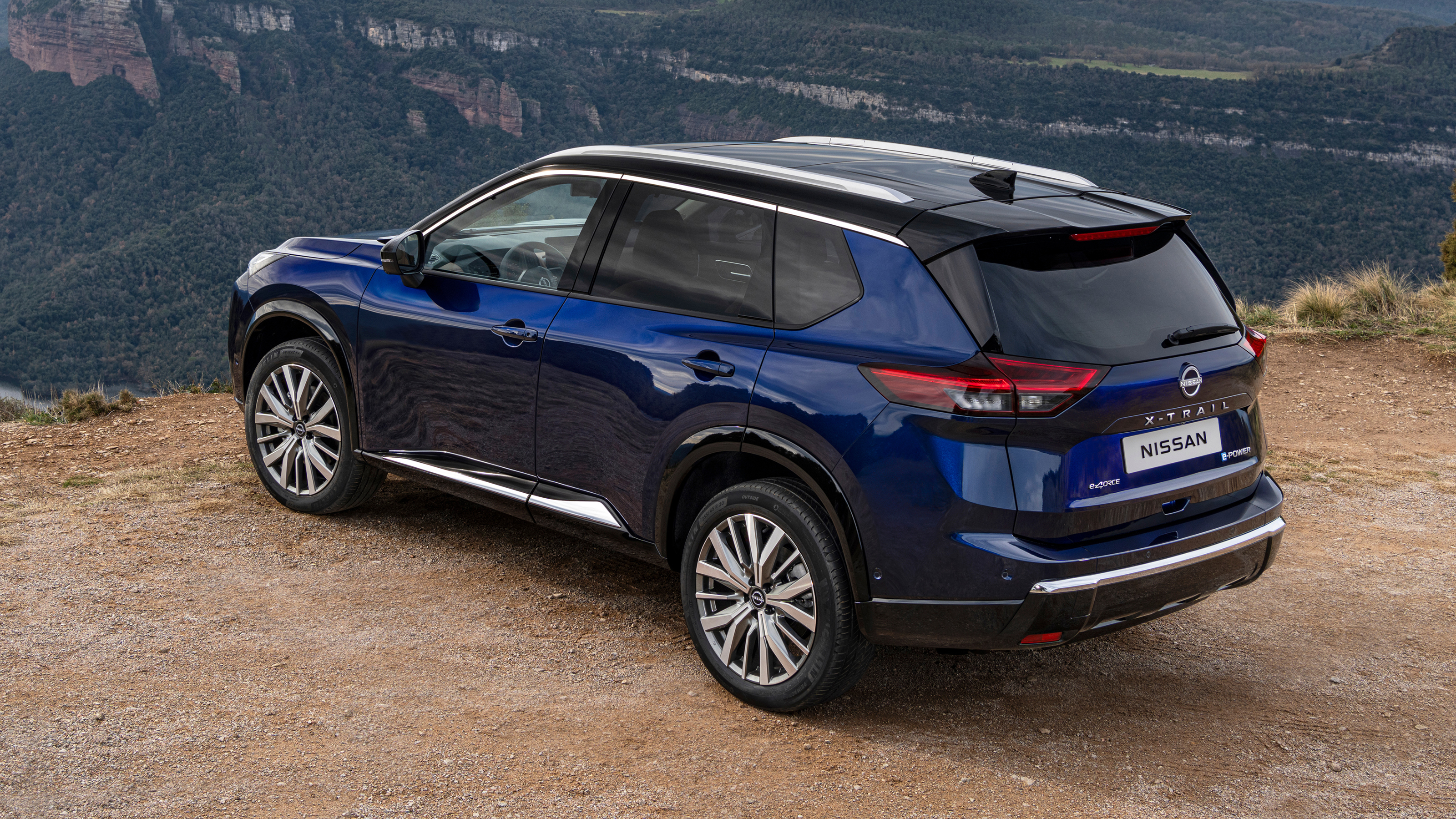 New Nissan X-Trail N-Trek - blue rear 3/4