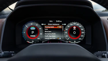 New Nissan X-Trail N-Trek - driver screen
