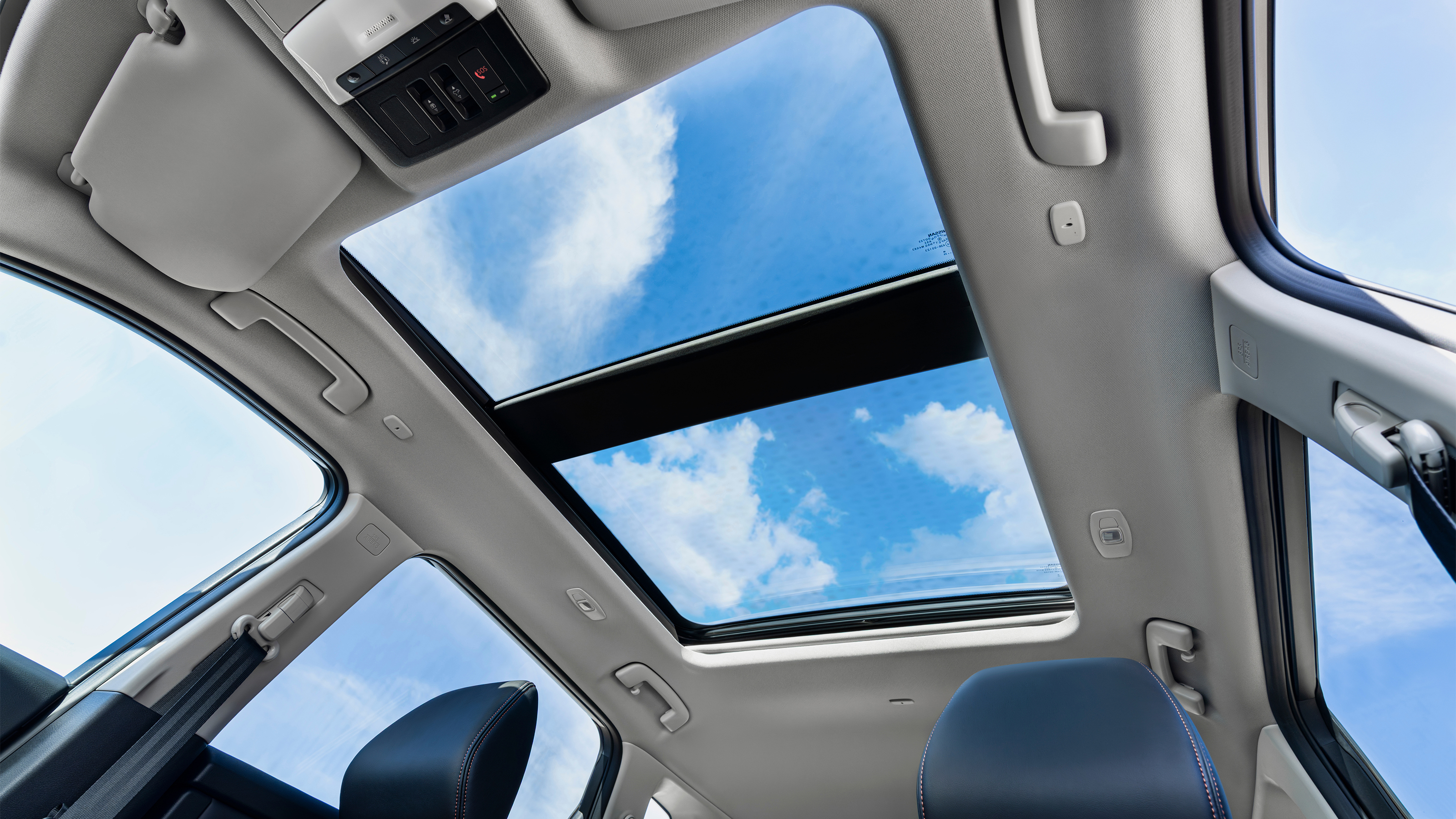 New Nissan X-Trail N-Trek - sunroof 