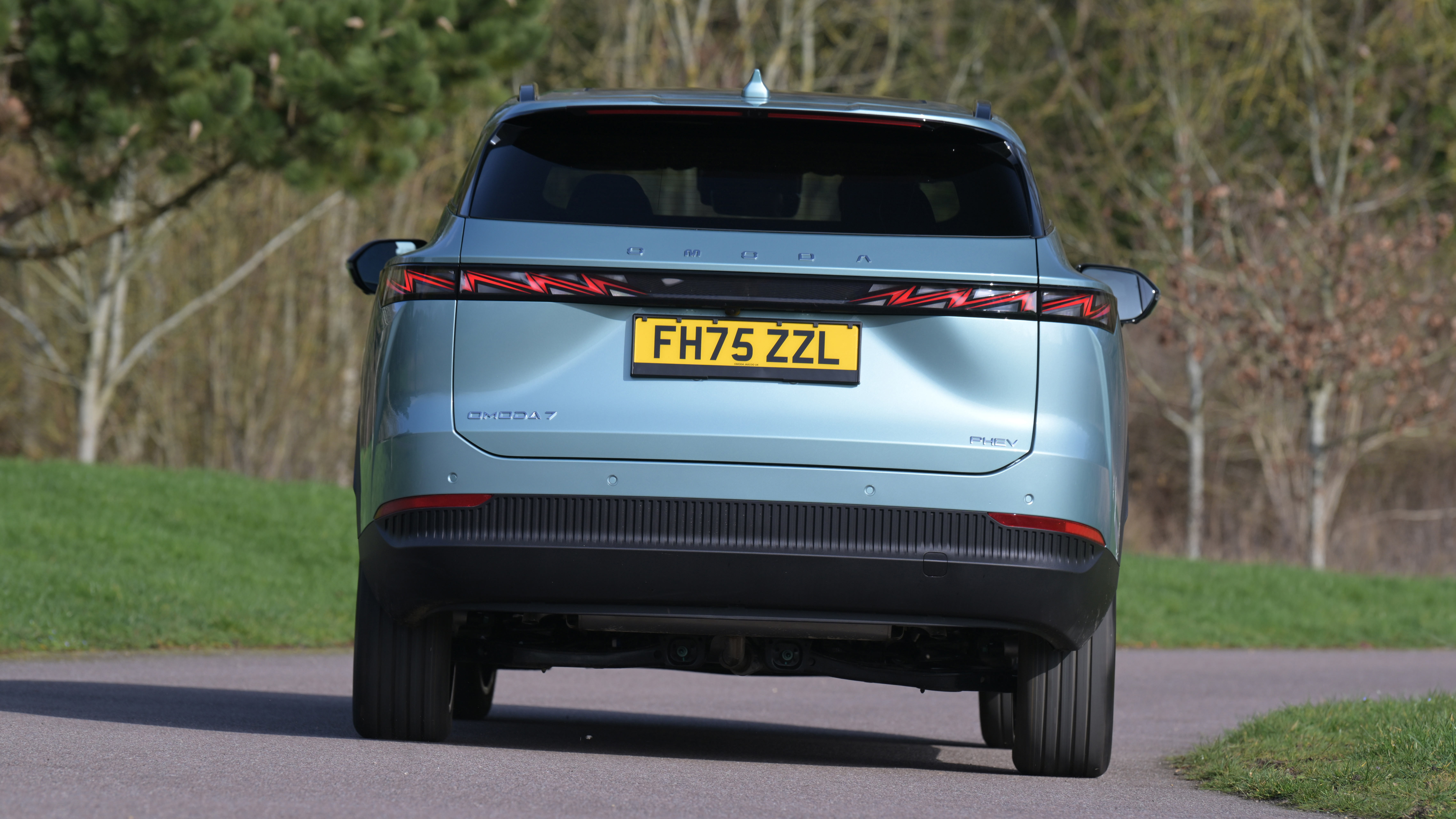 Omoda 7 - rear cornering