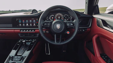 Porsche 911 Turbo S Cabriolet - dash