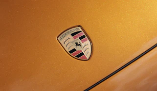 Porsche Cayenne Electric - Porsche badge