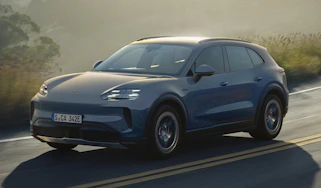 Porsche Cayenne Electric S - front tracking