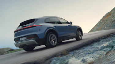 Porsche Cayenne Electric S - rear climbing