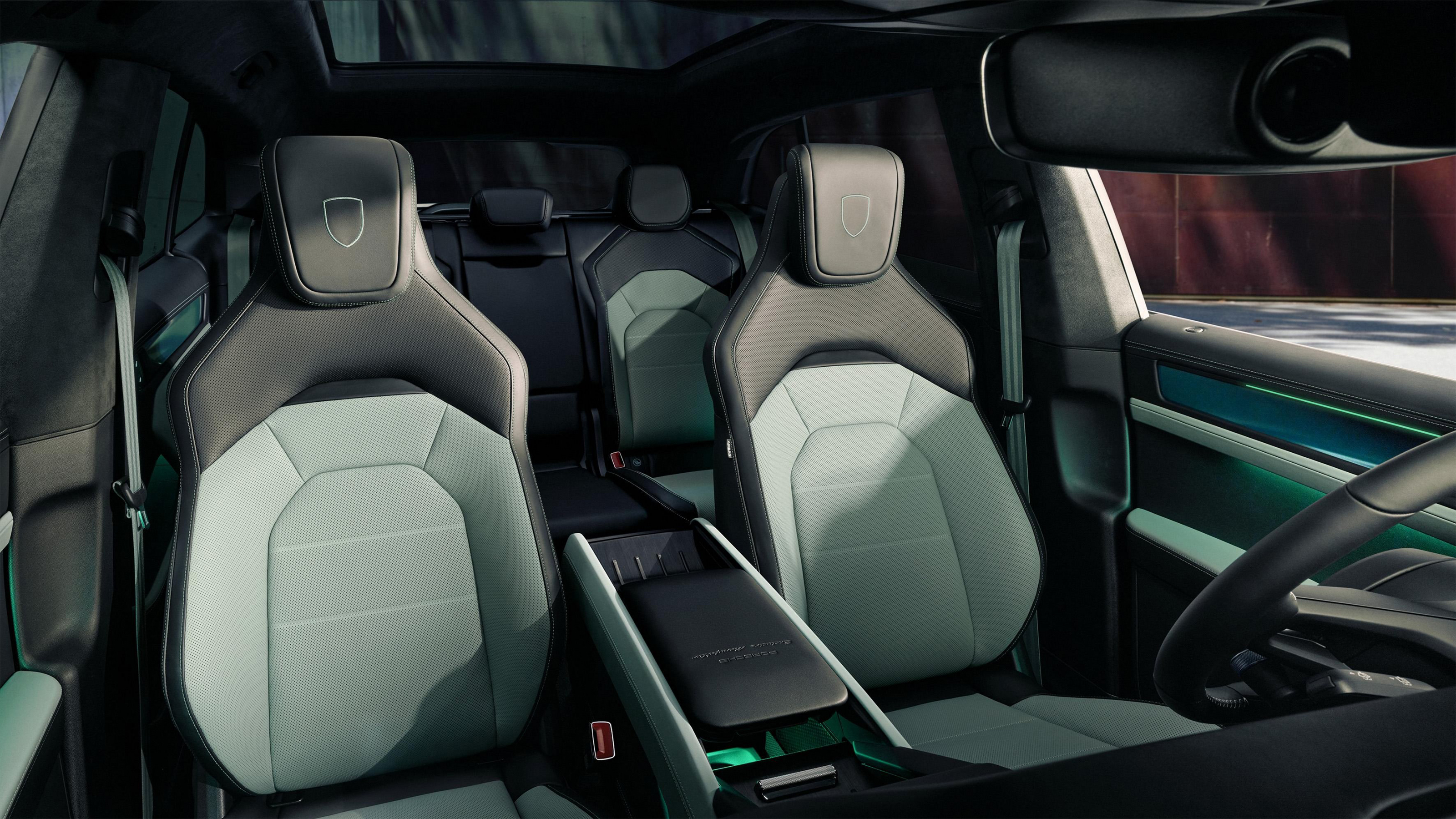 Porsche Cayenne Electric S - seats