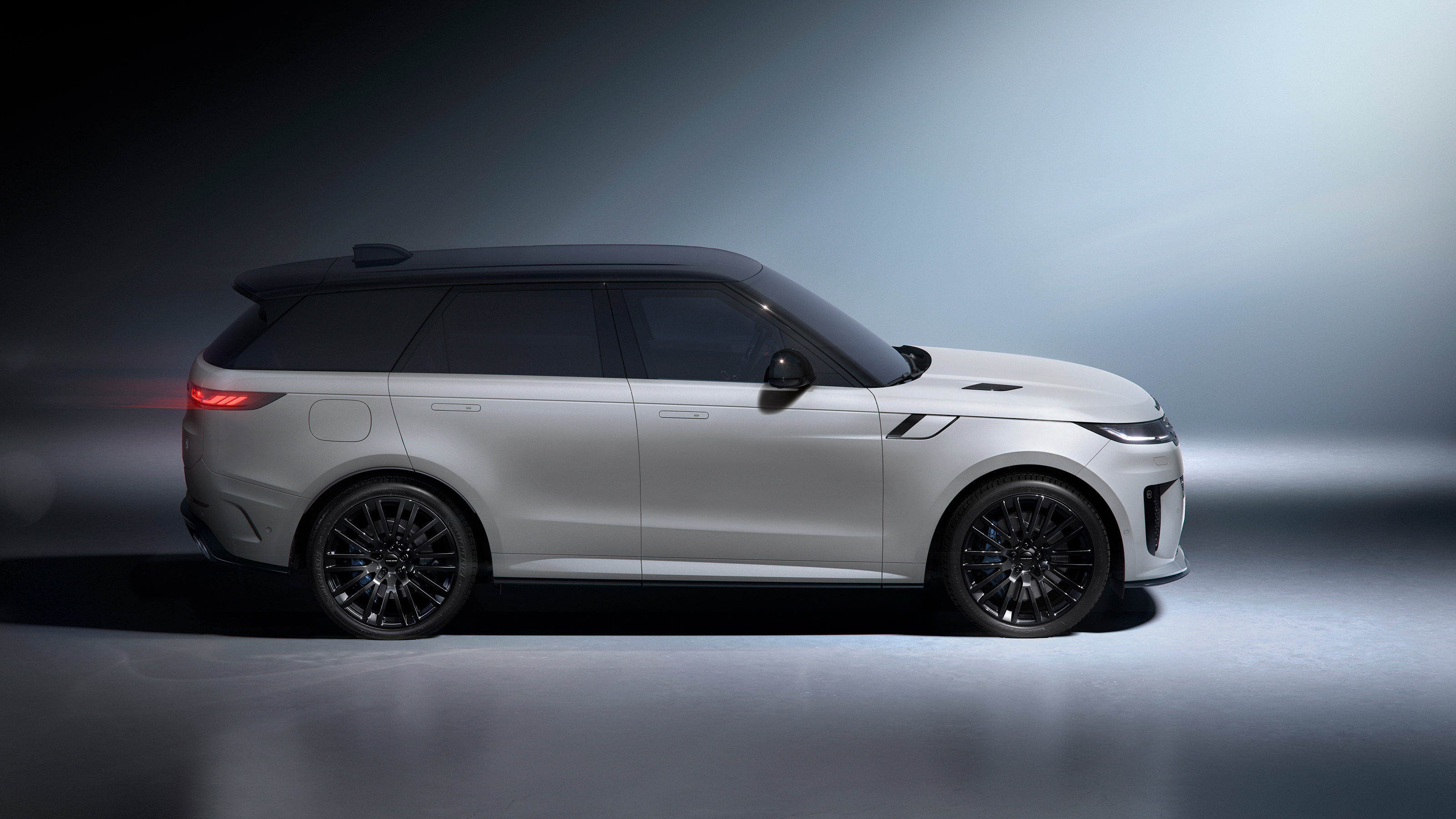 Range Rover Sport SV Ultimate side
