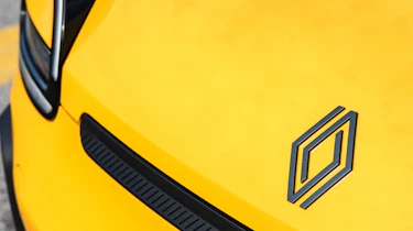 Renault Twingo - Renault badge