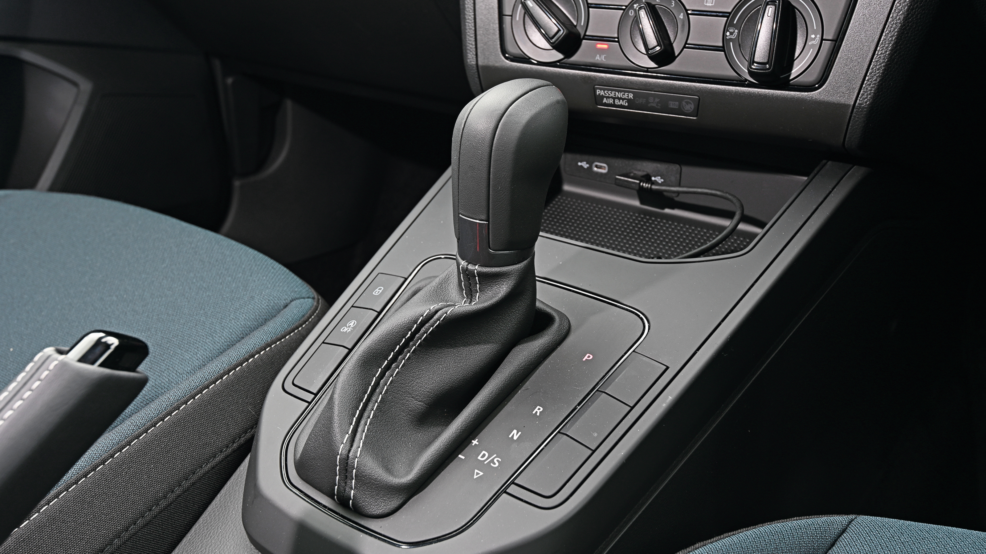 SEAT Arona - drive selector