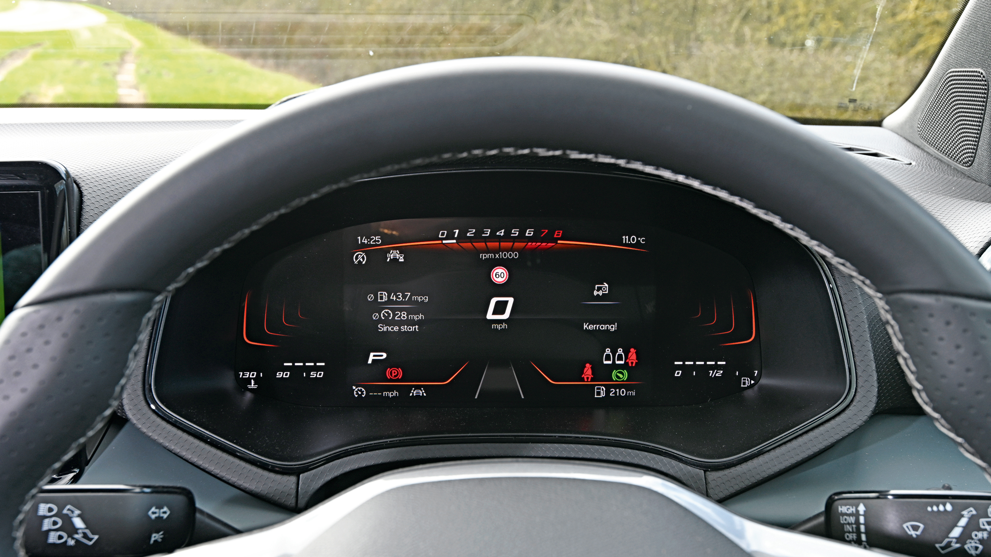 SEAT Arona - driver display