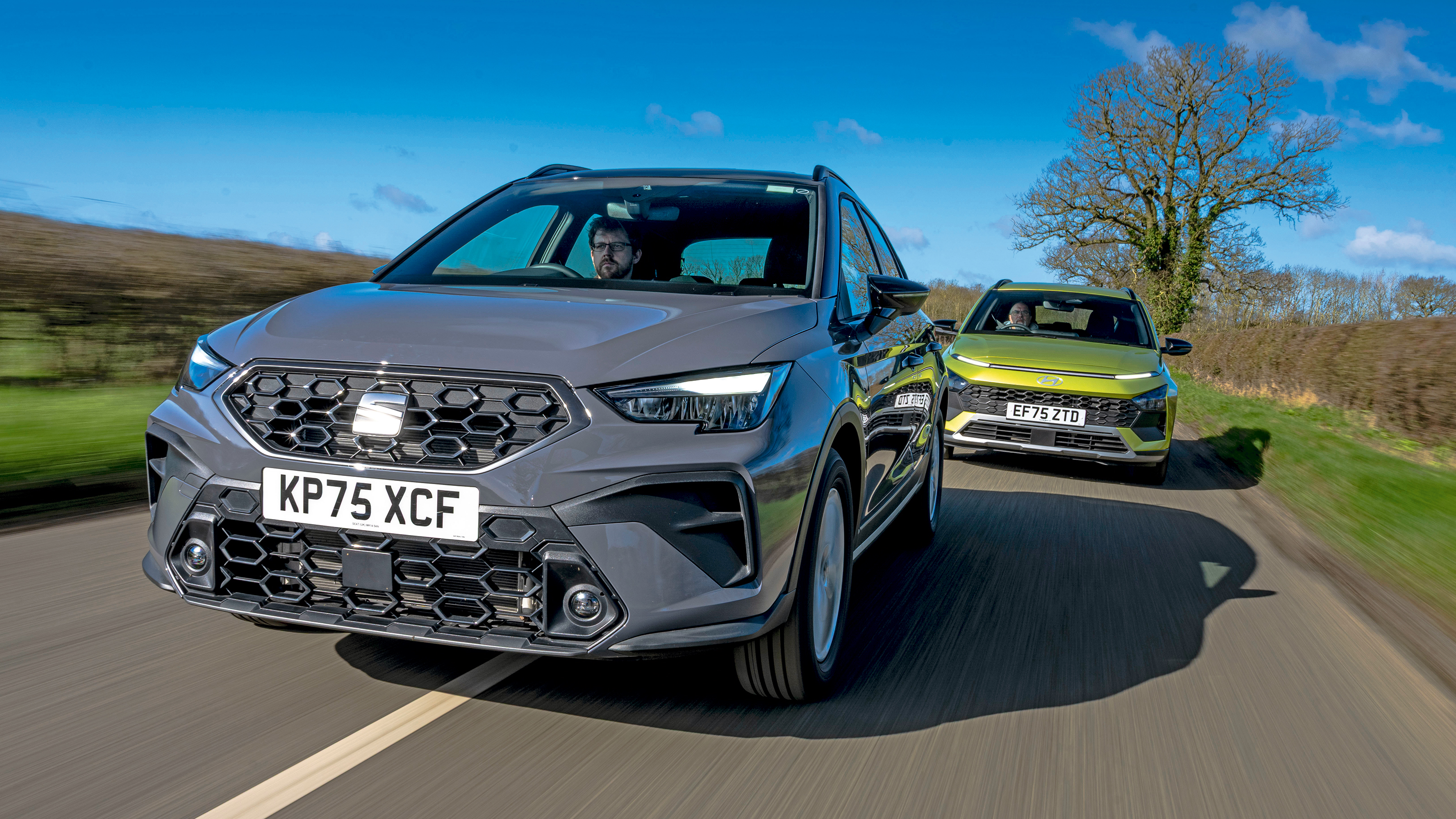 SEAT Arona vs Hyundai Bayon - front tracking