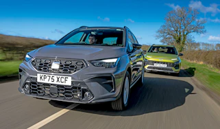 SEAT Arona vs Hyundai Bayon - front tracking