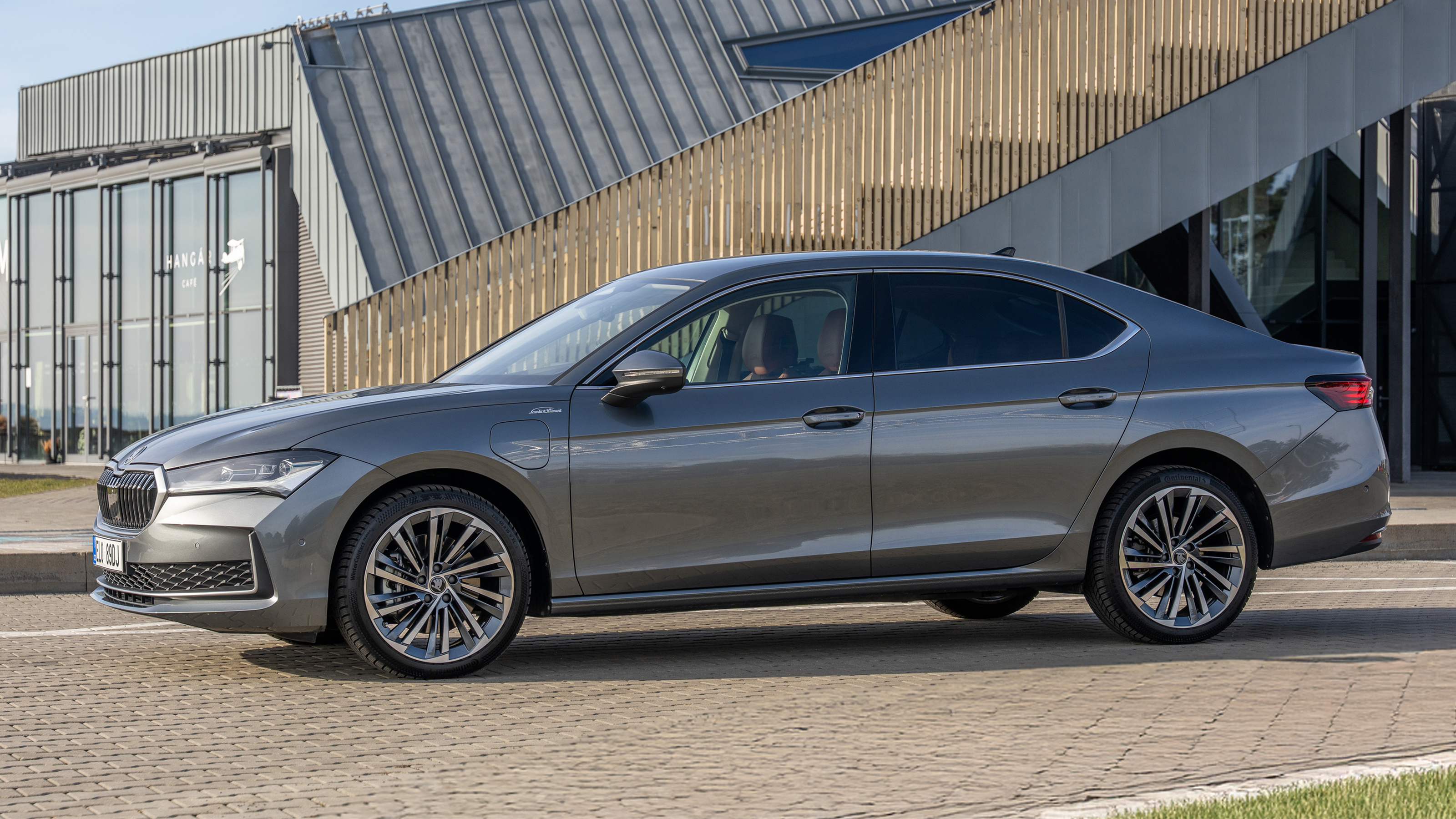 Skoda Superb iV - front angled