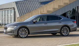 Skoda Superb iV - front angled