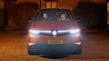 Vauxhall Grandland - lights on front end