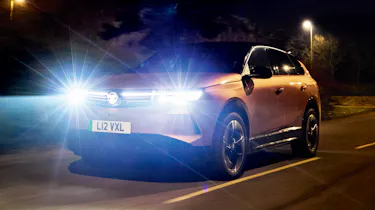 Vauxhall Grandland - lights on