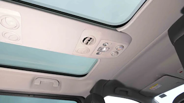 Vauxhall Vivaro Life - overhead console